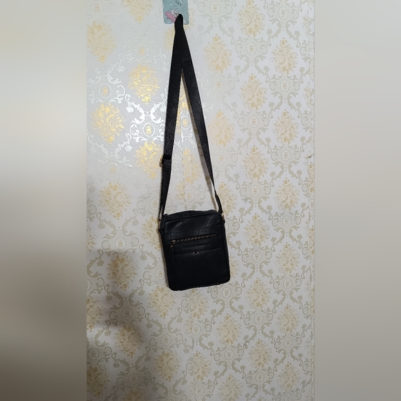 Tommy Hilfiger - Picture 6 of 6